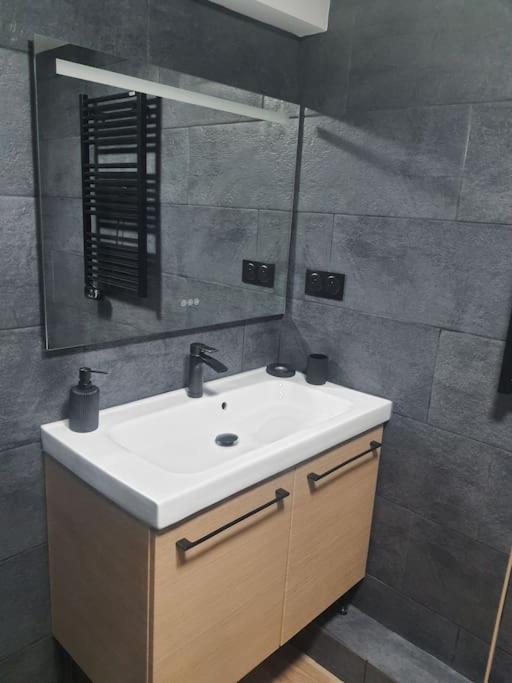 Superbe Appartement Avec Jacuzzi Et Exterieur Перпинян Екстериор снимка