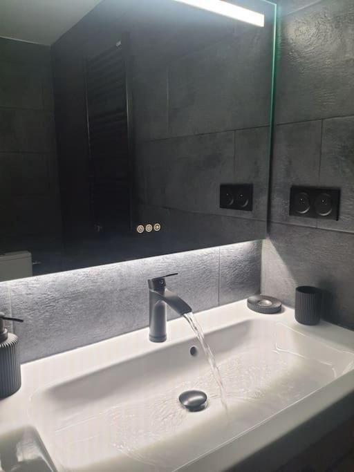 Superbe Appartement Avec Jacuzzi Et Exterieur Перпинян Екстериор снимка
